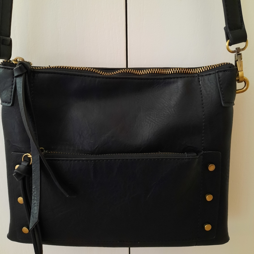 Antik Kraft black leather crossbody